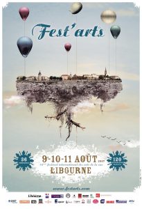 Affiche de Fest'arts 2007. Fond dans les teinte violette avec au centre Libourne qui flotte dans le ciel violet grâce à des ballons. EN dessus, Fets'arts en Bleu.