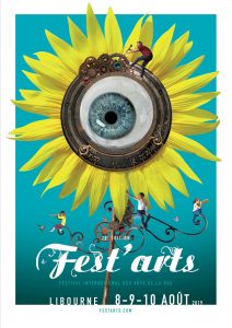 Affiche de Fest'arts 2019; Fond bleu avec au centre un tournesol avec un oeil au centre. En dessous, Fest'arts inscrit en blanc.